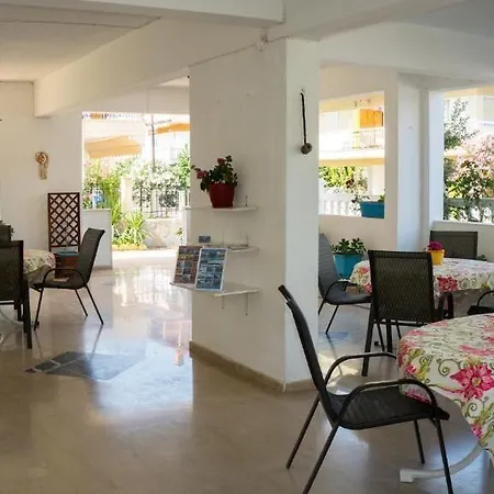 Niki باراليا ديونيسيو